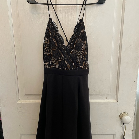 Francesca's Collections Black Lace Backless Dress - Picture 1 of 5